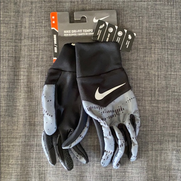 nike dri fit tempo run gloves